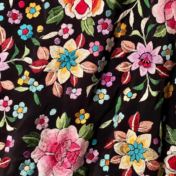 Floral Embroidered Black Scarf - Picture 7 of 14